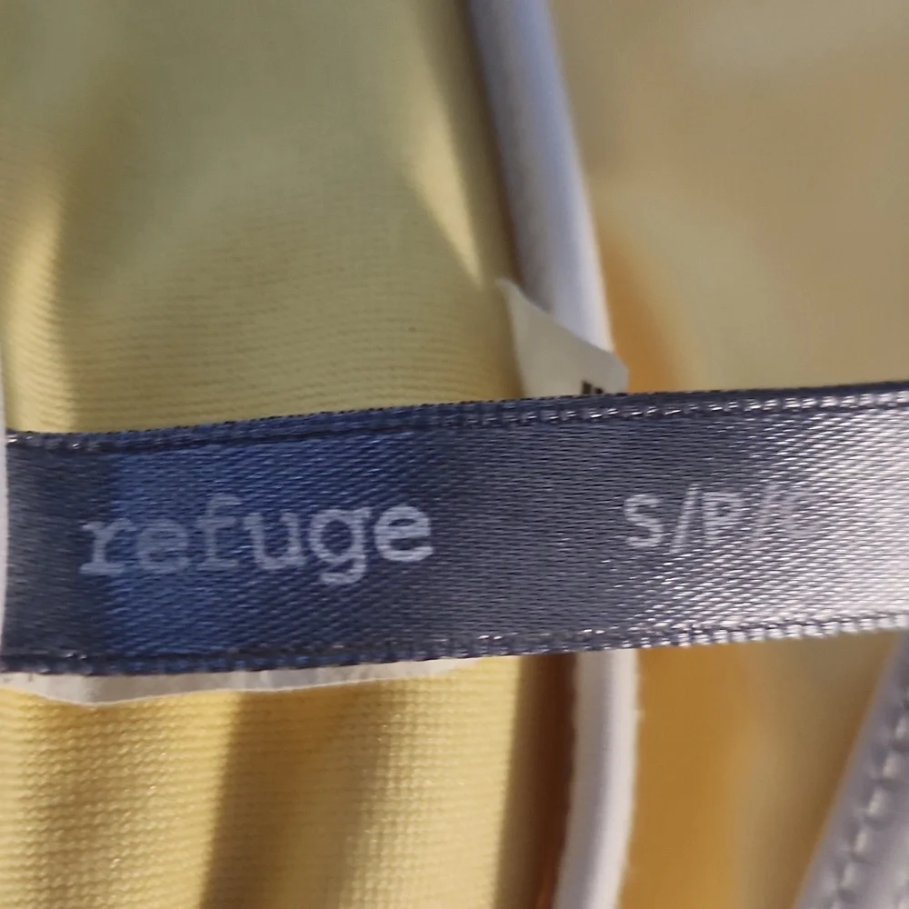 refuge 4/$10 - Picture 4 of 7